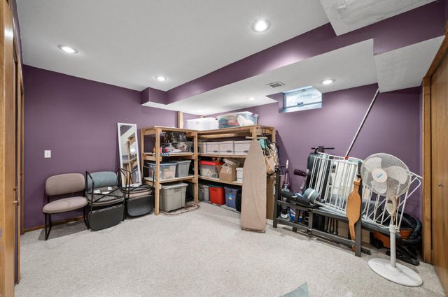 240 Cottonwood Drive, Vadnais Heights, MN 55127