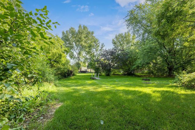 240 Cottonwood Drive, Vadnais Heights, MN 55127