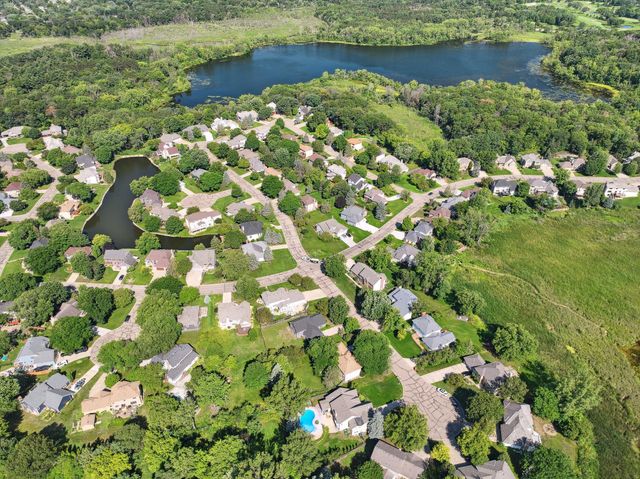 240 Cottonwood Drive, Vadnais Heights, MN 55127