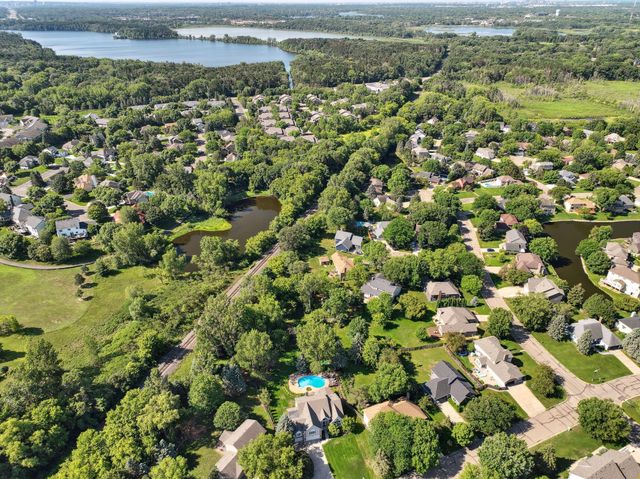 240 Cottonwood Drive, Vadnais Heights, MN 55127