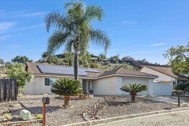 9448 Palomino Ridge Dr, Lakeside, CA 92040