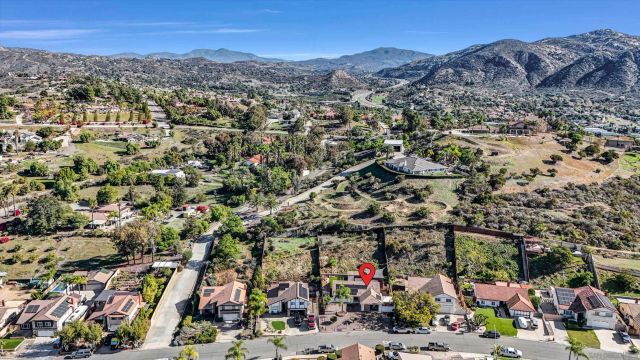 9448 Palomino Ridge Dr, Lakeside, CA 92040