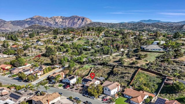 9448 Palomino Ridge Dr, Lakeside, CA 92040