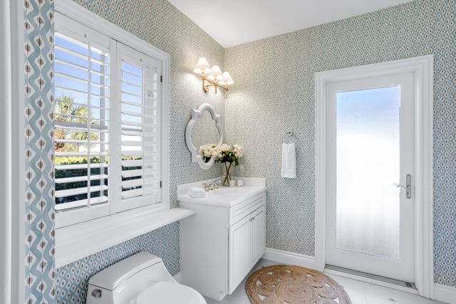 6201 N Ocean Boulevard, Ocean Ridge, FL 33435