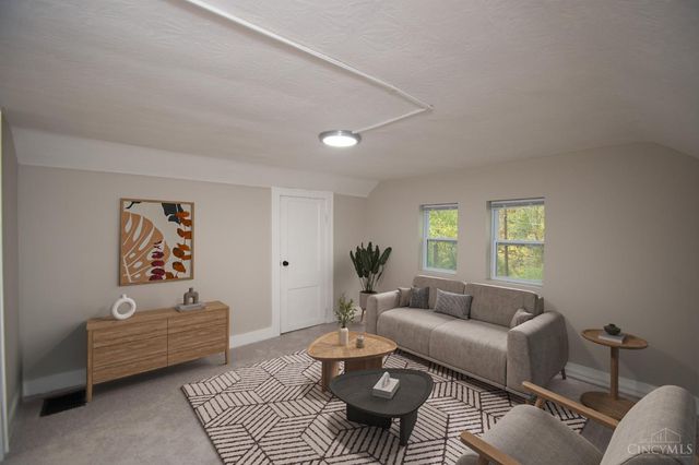 2097 West Fork Road, Cincinnati, OH 45211