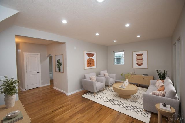 2097 West Fork Road, Cincinnati, OH 45211