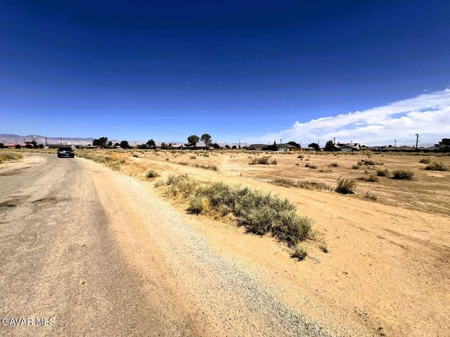 8526 Heather Avenue, California City, CA 93505