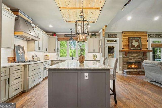 215 Wilshire Terrace, White, GA 30184