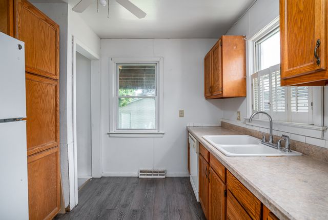 1430 18th Street, East Moline, IL 61244
