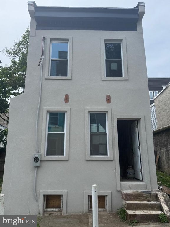 2112 N DARIEN, Philadelphia, PA 19122