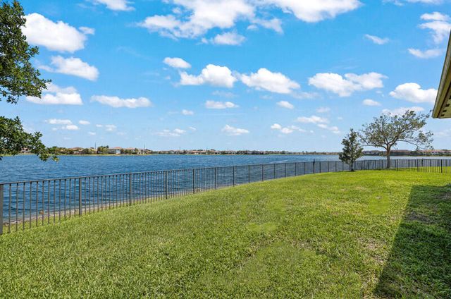 8691 Lakeside Bend, Parkland, FL 33076