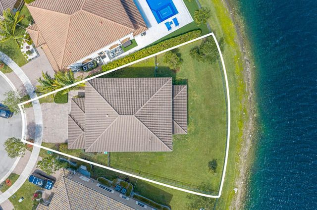 8691 Lakeside Bend, Parkland, FL 33076