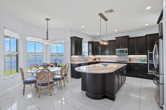 8691 Lakeside Bend, Parkland, FL 33076