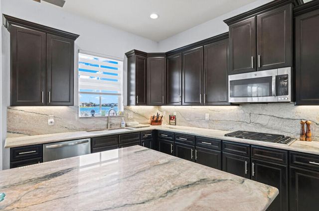 8691 Lakeside Bend, Parkland, FL 33076