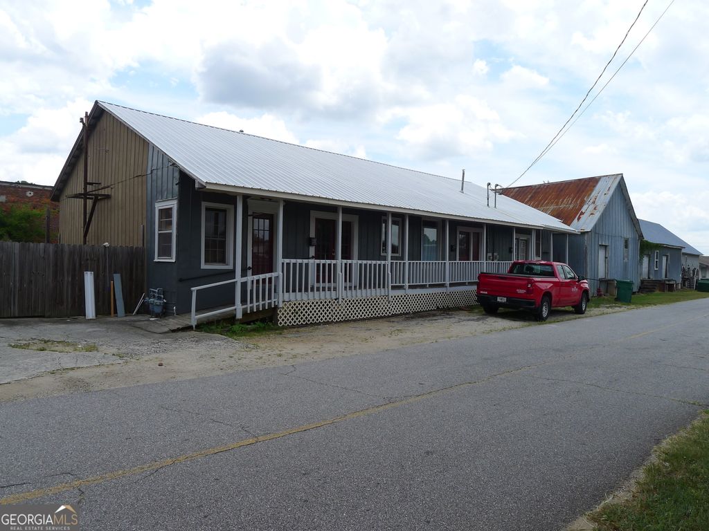 100 W Main Street, Lavonia, GA 30553 — photo 2