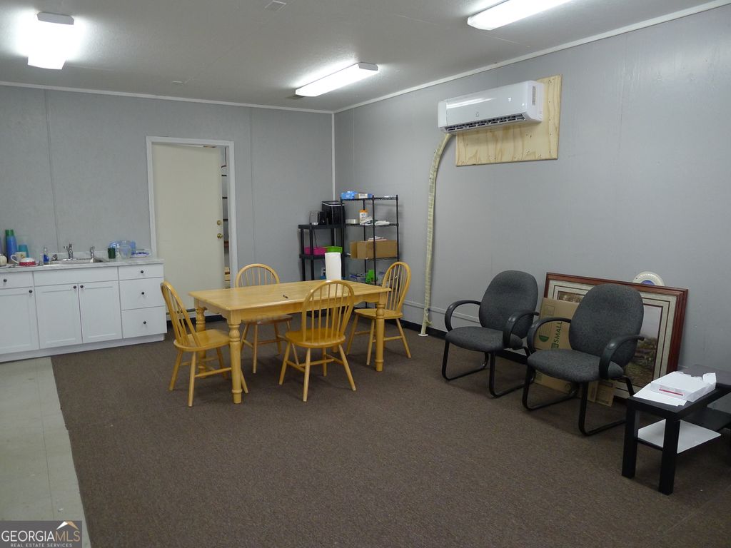 100 W Main Street, Lavonia, GA 30553 — photo 4