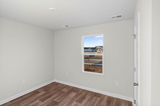 637 Green Valley Way, Loris, SC 29569