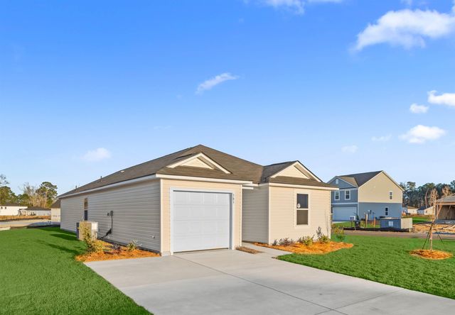 637 Green Valley Way, Loris, SC 29569
