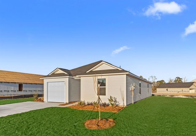 637 Green Valley Way, Loris, SC 29569