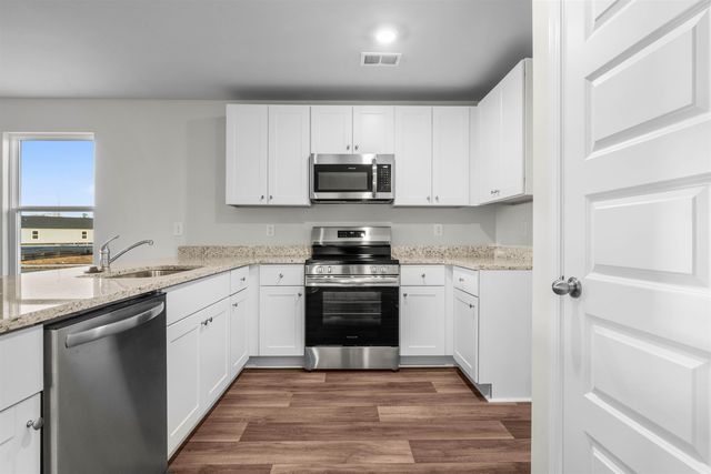 637 Green Valley Way, Loris, SC 29569