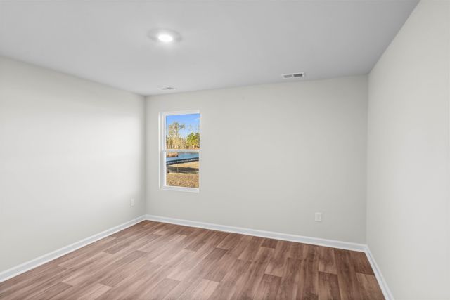 637 Green Valley Way, Loris, SC 29569