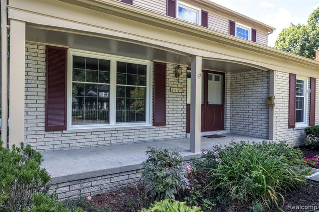 3665 Estates Drive, Troy, MI 48084