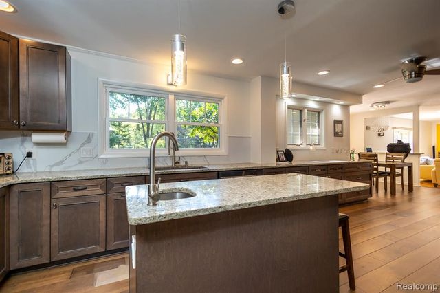 3665 Estates Drive, Troy, MI 48084