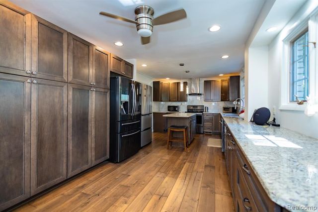 3665 Estates Drive, Troy, MI 48084