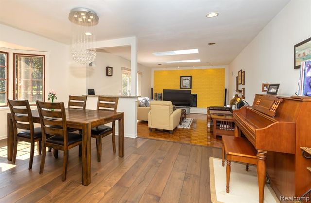 3665 Estates Drive, Troy, MI 48084