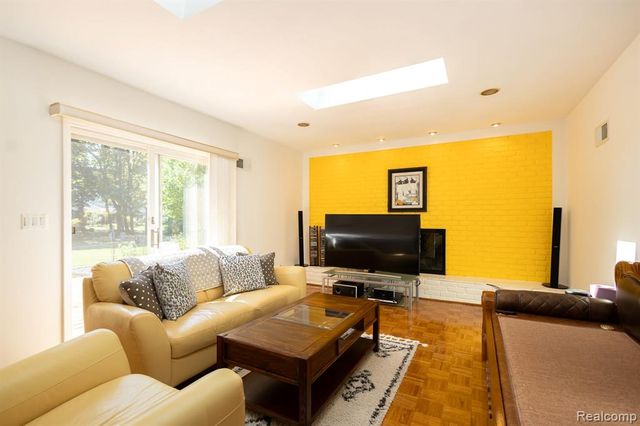 3665 Estates Drive, Troy, MI 48084