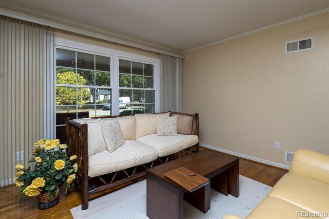 3665 Estates Drive, Troy, MI 48084