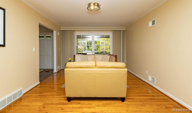 3665 Estates Drive, Troy, MI 48084