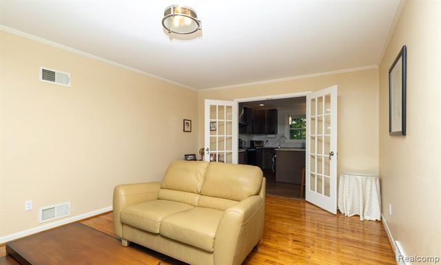 3665 Estates Drive, Troy, MI 48084