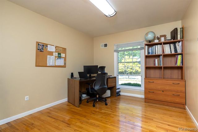 3665 Estates Drive, Troy, MI 48084