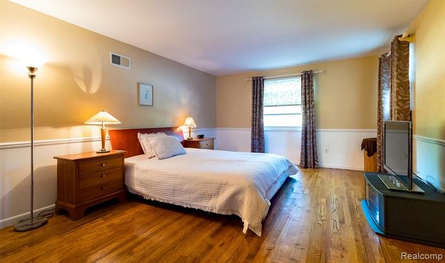 3665 Estates Drive, Troy, MI 48084