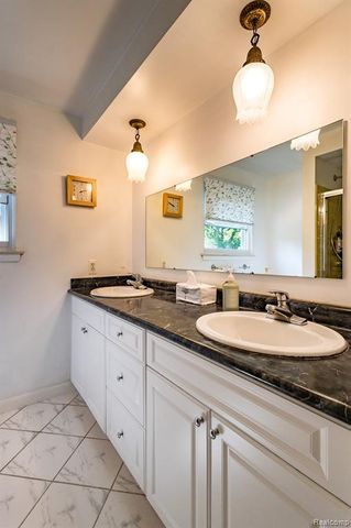 3665 Estates Drive, Troy, MI 48084