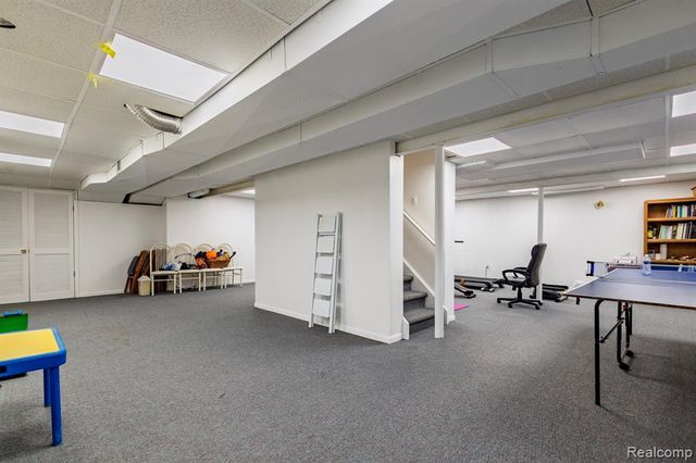 3665 Estates Drive, Troy, MI 48084