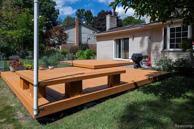 3665 Estates Drive, Troy, MI 48084