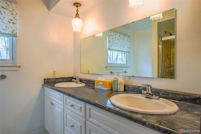 3665 Estates Drive, Troy, MI 48084