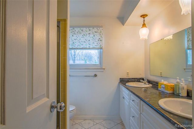 3665 Estates Drive, Troy, MI 48084