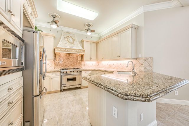 69 W Powers Avenue, Clovis, CA 93619