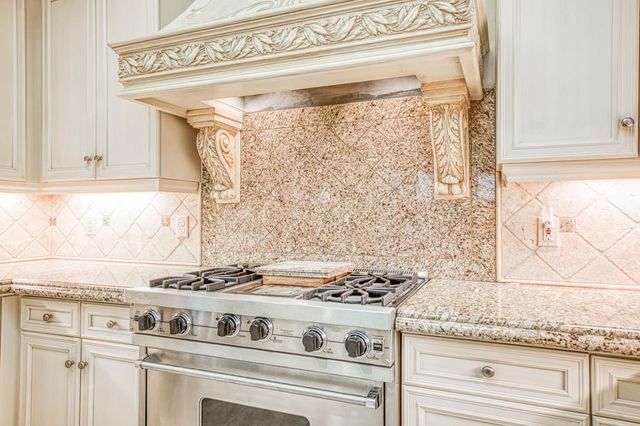 69 W Powers Avenue, Clovis, CA 93619