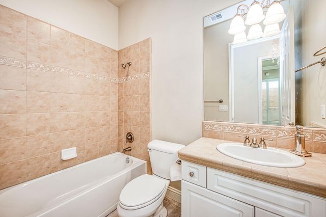 69 W Powers Avenue, Clovis, CA 93619