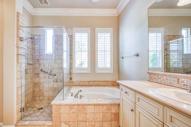 69 W Powers Avenue, Clovis, CA 93619