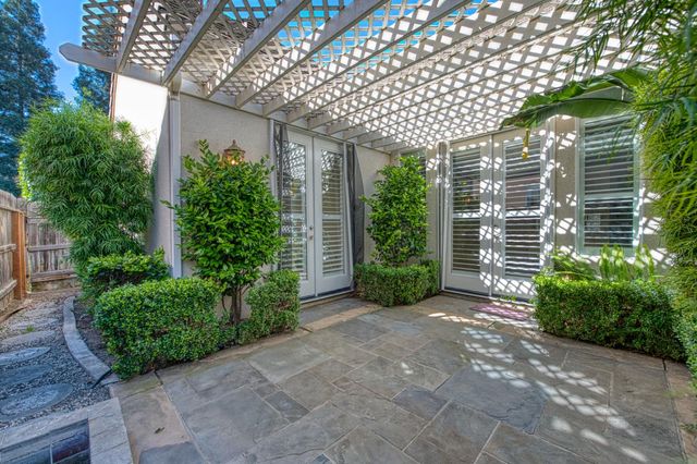 69 W Powers Avenue, Clovis, CA 93619