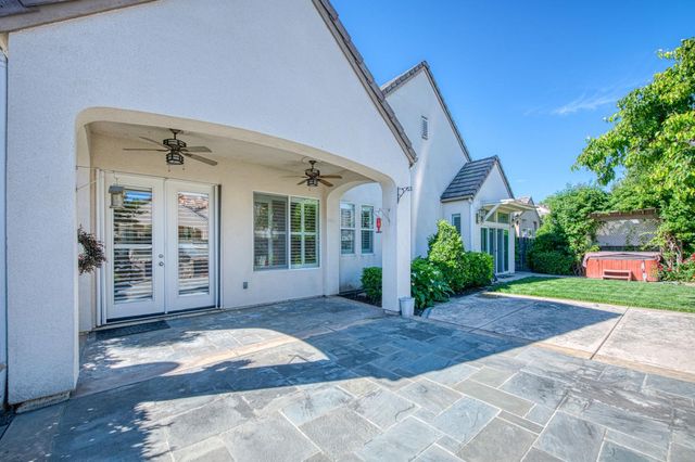 69 W Powers Avenue, Clovis, CA 93619