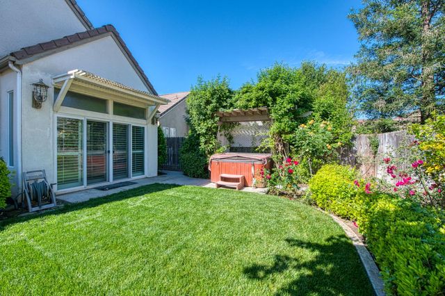 69 W Powers Avenue, Clovis, CA 93619