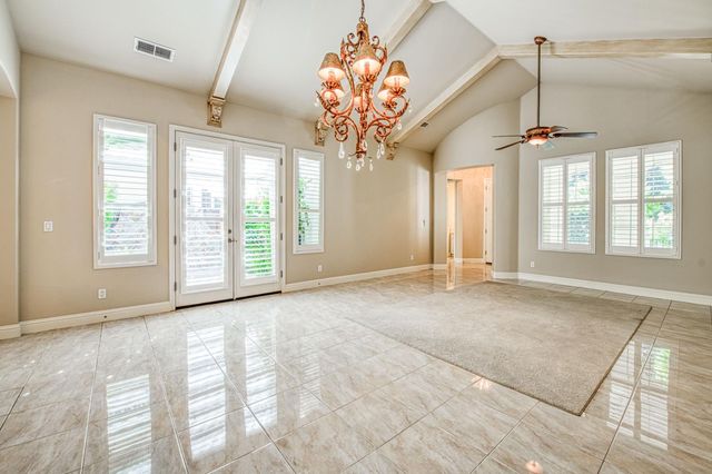 69 W Powers Avenue, Clovis, CA 93619