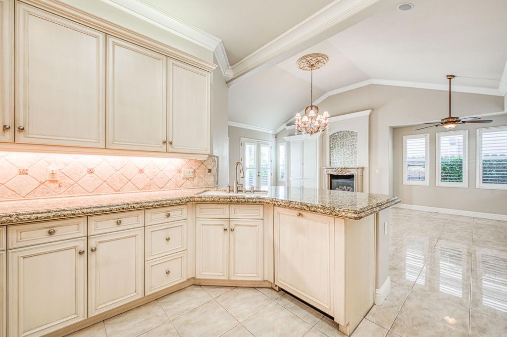 Image 14 of property listing at 69 W Powers Avenue, Clovis, CA 93619