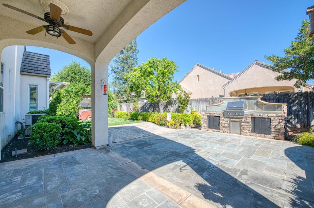 Image 36 of property listing at 69 W Powers Avenue, Clovis, CA 93619